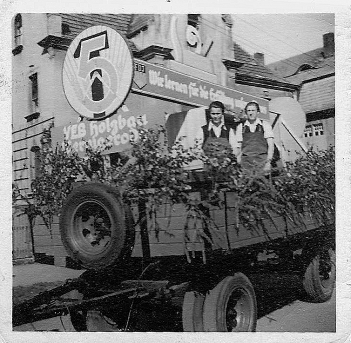 1. Mai im VEB Holzbau Wernigerode
© Helga Schwendler