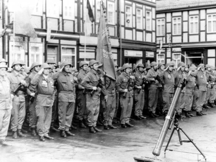 Kampfgruppen-Parade im November auf dem Marktplatz
© Mahn-und Gedenkstätte Archiv