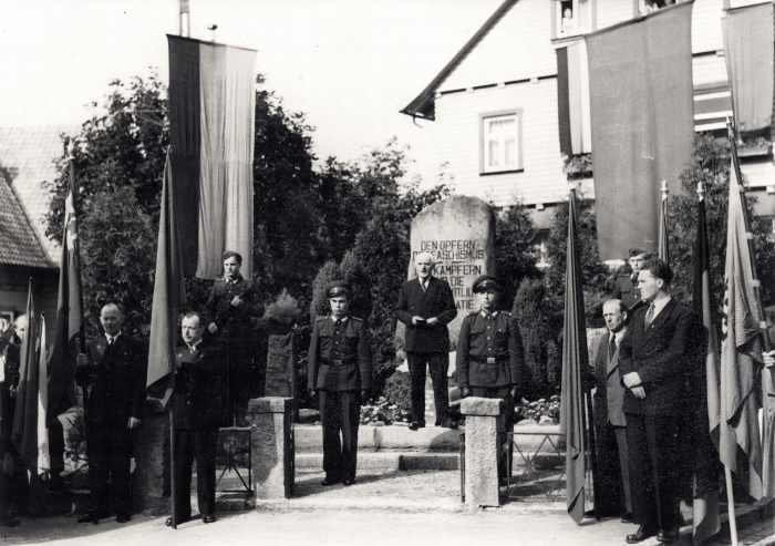 Ernst Loops bei einer Ansprache in Schierke 1957
© Fotothek Harzbücherei