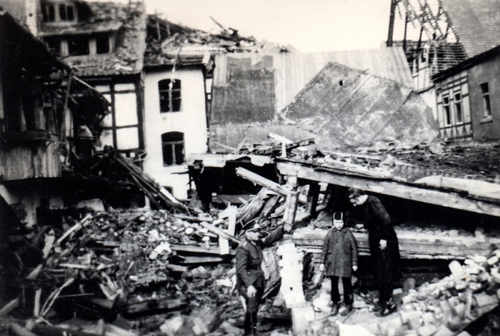 Bombenschäden in der Breiten Straße
© Stadtarchiv Wernigerode