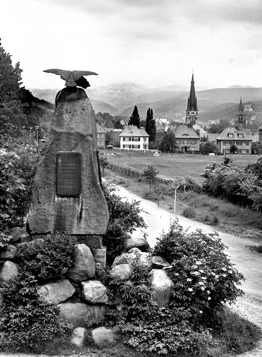 Adlerdenkmal zum Gedenken an die Gefallenen im Deutsch-Dänischen und im Deutsch-Östereichischen Krieg
© Dieter Oemler