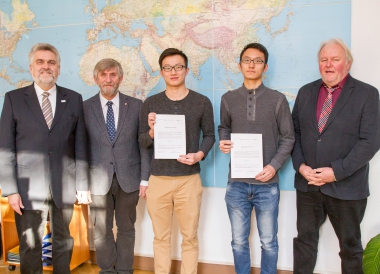 Auszeichnung von chinesischen Austauschstudenten der Hochschule Harz mit Stipendien für hervorragende akademische Leistungen
- Hochschule Harz