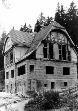 Gasthaus "Steinerne Renne" während des Umbaus 1977
<br>- Mahn-und Gedenkstätte Archiv